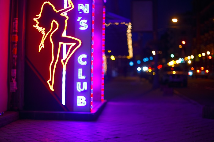 How Club Owners Cheat Dancers Out Of Money