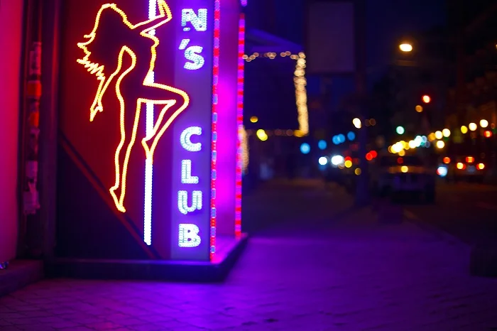 How Club Owners Cheat Dancers Out Of Money